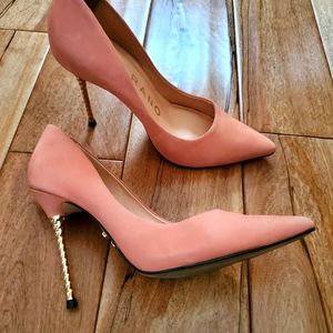 CARRANO suede pointed toe nude pink detail  heels shoes WOMEN'S Sz 6.